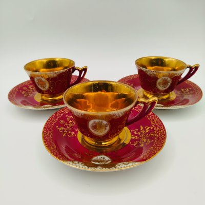 купить Набор из 3-х кофейных пар бордового оттенка с ажурным декором, фарфор, крытье, золочение, Западная Европа, 1960-1980 гг.