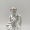 Купить Статуэтка "Балерина с цветком", скульптор О.С. Артамонова, фарфор, роспись, люстр, золочение, Дмитровский фарфоровый завод (ДФЗ Вербилки), СССР, 1954-1965 гг.