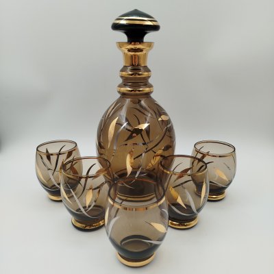 купить Набор для крепких напитков на 5 персон, украшенный цветочным декором (Штоф и 5 стопок), стекло, золочение, Чехия, 1980-2000 гг.