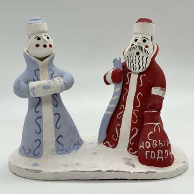купить Статуэтка "Дед Мороз и Снегурочка", "Каргопольский сувенир" [ручная работа], глина, лепка, роспись, Российская Федерация, 2000-2010 гг.
