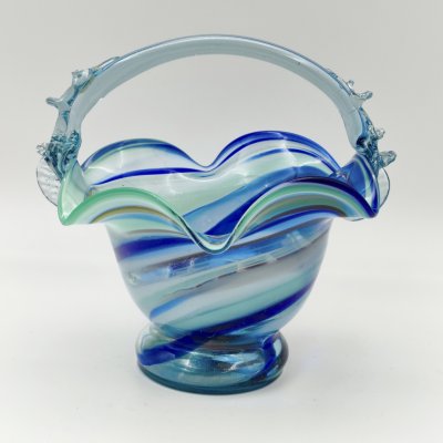 купить Ваза разноцветная в форме корзиночки с волнообразным бортом, стекло, гутная техника, Чехословакия, 1960-1990 гг.
