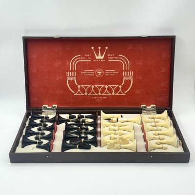 купить Шахматы в оригинальной упаковке, Минское Производственное объединение пластмассовых изделий, пластик, СССР, 1970-1990 гг.