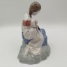 Купить Статуэтка "Вышивальщица", автор В. Щербина, фарфор, роспись, золочение, Городницкий фарфоровый завод, СССР, 1957-1970 гг.