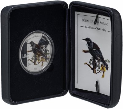 купить Острова Кука 2 доллара 2005 "Птицы Новой Зеландии - Новозеландский туи", в футляре с сертификатом