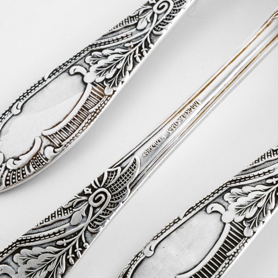 Набор столовых приборов на 6 персон (ложки, вилки, ножи - всего 18 ...