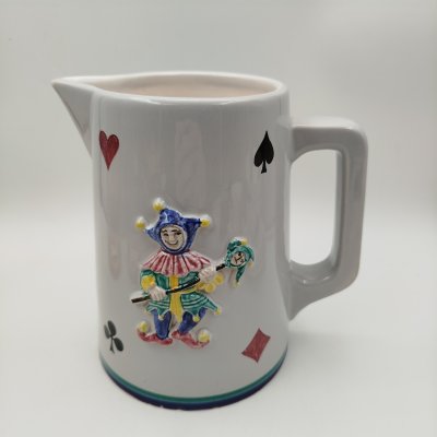 купить Кувшин "Джокер", декорирован карточными мастями, фаянс, роспись, Бельгия, 1970-1990 гг.