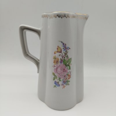 купить Кувшин с дольчатым туловом и цветочным декором, фарфор, деколь, золочение, Рижский фарфорово-фаянсовый завод, СССР, 1950-1970 гг.