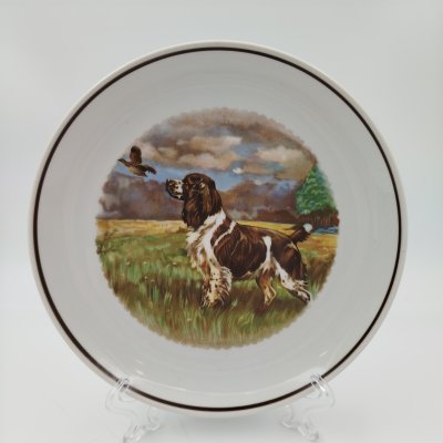 купить Тарелка декоративная настенная "Спаниель", фарфор, деколь, Дмитровский фарфоровый завод (ДФЗ Вербилки), СССР, 1965-1991 гг.