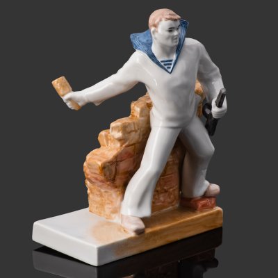 купить Статуэтка "За родину", автор Богданова О.М., исполнитель росписи Солнцева Е.Ю., фарфор, роспись, Дулевский фарфоровый завод (Дулёво), Российская Федерация, 1990-2000 гг.