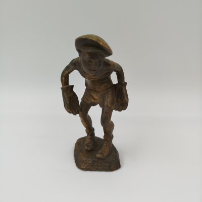 купить Статуэтка "Футбольный вратарь", металл, Свердловский чугунолитейный завод, СССР, 1950-1960 гг.