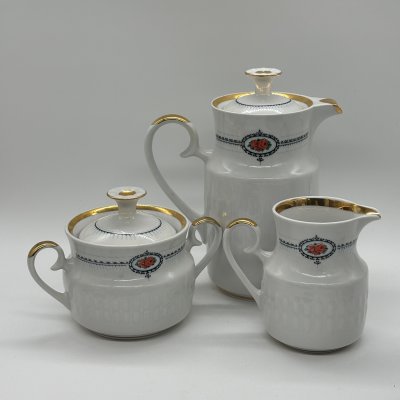 купить Набор из сахарницы, кофейника и молочника с цветочным декором, фарфор, деколь, золочение, Тернопольский фарфоровый завод, СССР, 1975-1991 гг.