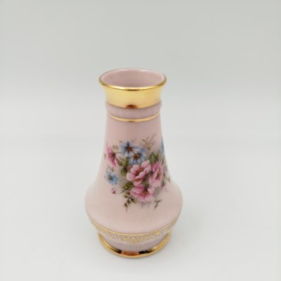 купить Ваза миниатюрная розового оттенка с цветочным декром, фарфор, деколь, золочение, Pirkenhammer, Чехия, 1991-2010 гг.