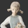 Купить Статуэтка "Девочка с котятами", скульптор José Roig, фарфор, роспись, NAO Porcelain, Испания, 1970-1975 гг.
