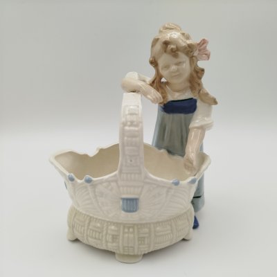 купить Салфетница "Девочка с корзиной", фаянс, роспись, Западная Европа, 1900-1930 гг.