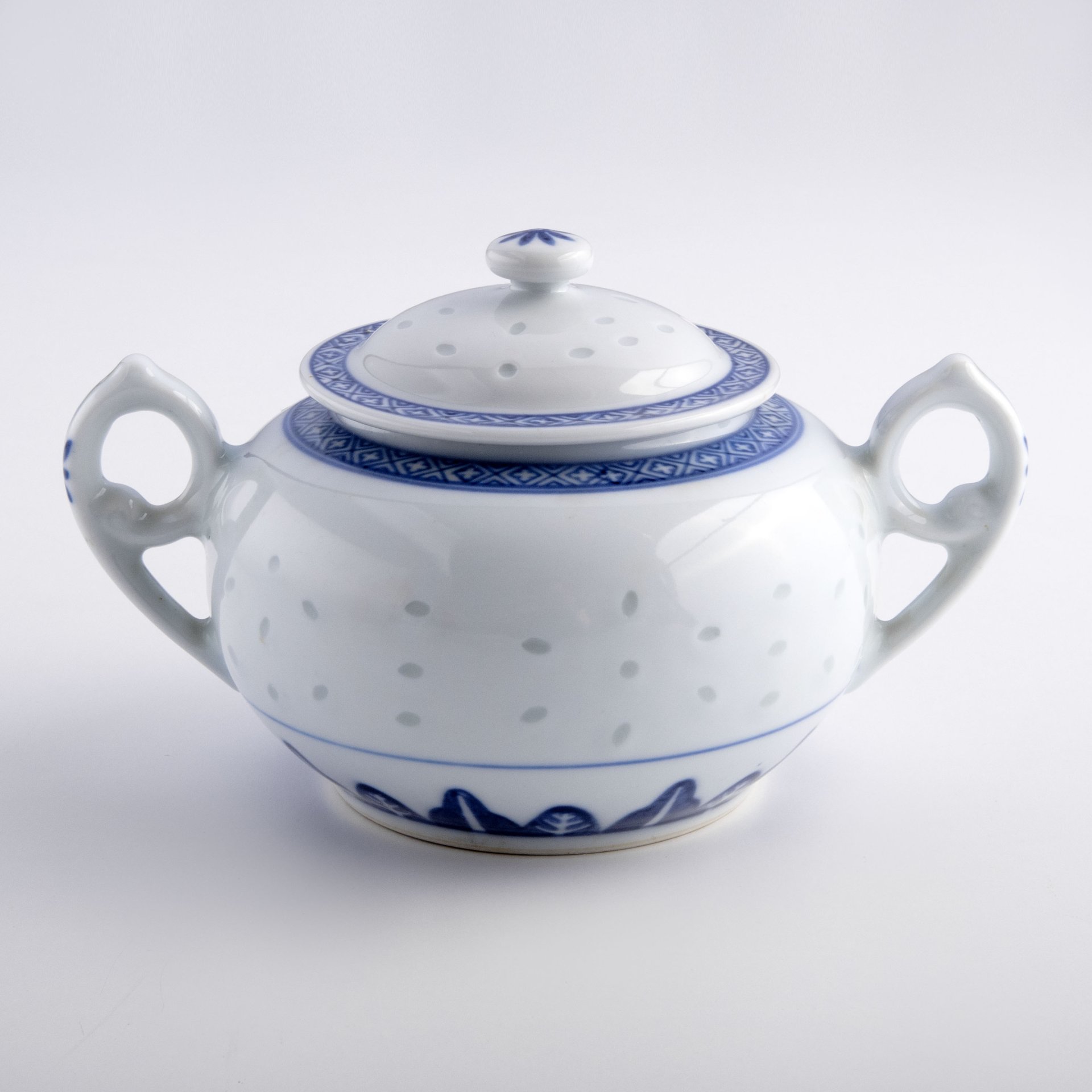 Сахарница с двумя ручками, фарфор, рисовый фарфор, деколь, Китай, 1960 ...