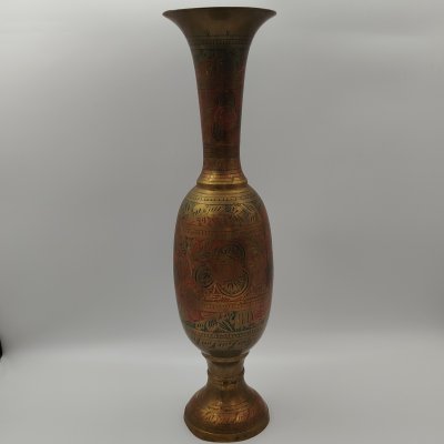 купить Ваза с цветочным декором на тулове и фестончатым краем в восточном стиле, латунь, гравировка, Индия, 1980-2000 гг.