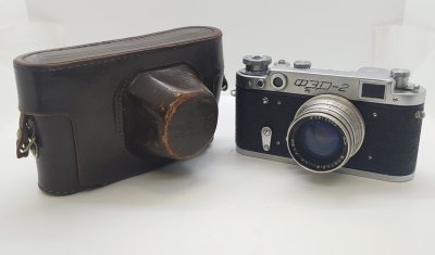 купить Фотоаппарат плёночный "ФЭД-2" с объективом "Юпитер-8" в оригинальном кофре, металл, стекло, пластик, кожа, Харьковский машиностроительный завод им. Дзержинского (ФЭД), СССР, 1955-1970 гг.