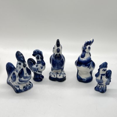 купить Набор из 5 статуэток в виде петухов (подбор), Гжель, фарфор, роспись, Россия, 1990-2010 гг.