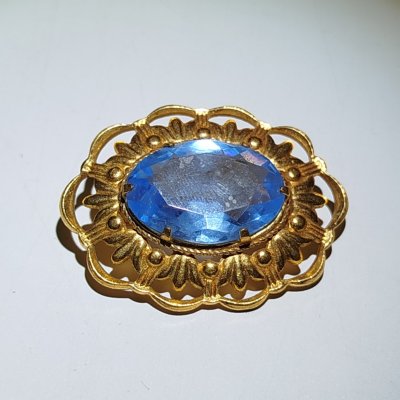 купить Брошь овальной формы, со вставкой голубого цвета, металл, стекло, золочение, СССР, 1960-1980 гг.