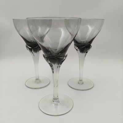 купить Набор винных бокалов дымчатого цвета на 3 персоны, стекло, гутная техника, Чехословакия, 1970-1990 гг.