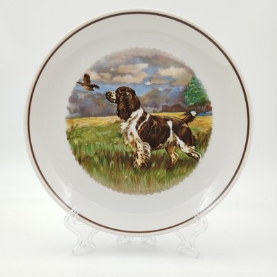 купить Тарелка декоративная настенная "Спаниель", фарфор, деколь, Дмитровский фарфоровый завод (ДФЗ Вербилки), СССР, 1965-1991 гг.