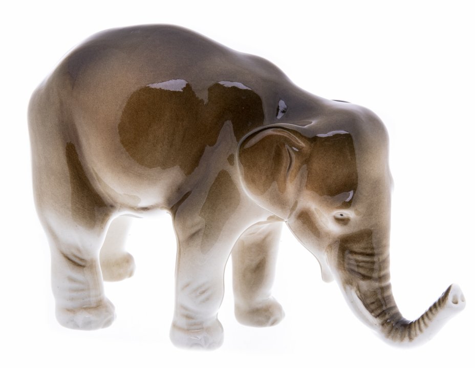 купить Статуэтка "Слон", фарфор, мануфактура "Royal Dux", Чехия, 1993-2000 гг.