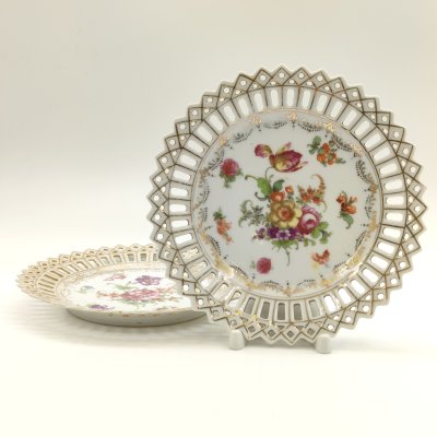 купить Пара тарелок с прорезным бортом и цветочным декором, фарфор, деколь, золочение, Carl Schumann, Arzberg, Bavaria, Германская империя, 1900-1918 гг.