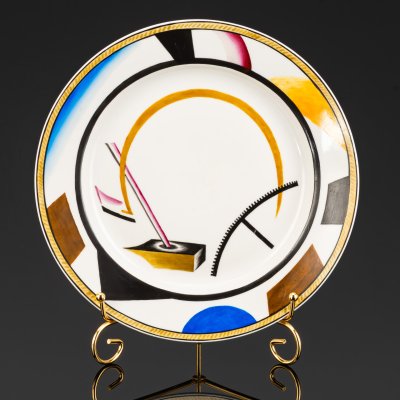 купить Тарелка "Кубистическая с молотом", автор росписи С.В. Чехонин (1919 г.), исполнитель росписи М. Смирнов, фарфор, роспись, Российская Федерация, 1990-2000 гг.