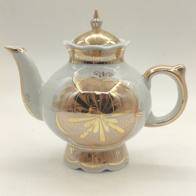 купить Чайник заварочный со стилизованным растительным декором, фарфор, люстр, золочение, Кисловодская фабрика сувениров, СССР, 1970-1980 гг.