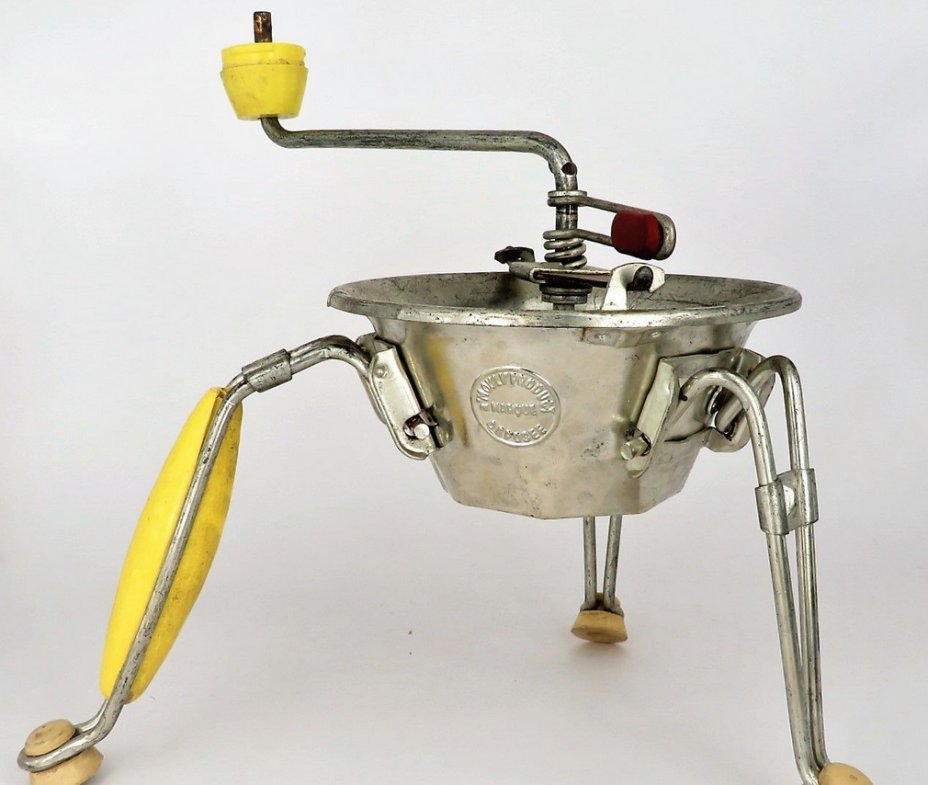купить Терка со складными ножками, металл, пластик, Франция, 1950-1959 гг.