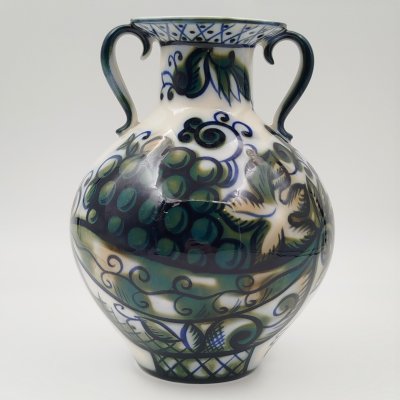 купить Ваза "Виноград", автор В.М. Городецкий, фарфор, роспись, Ленинградский фарфоровый завод (ЛФЗ), СССР, 1960-1970 гг.