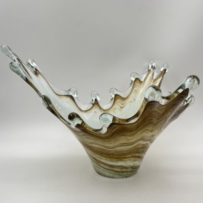 купить Ваза "Медуза" бежевого оттенка, Керченский стекольный завод (предположительно), цветное стекло, гутная техника, СССР, 1970-1990 гг.