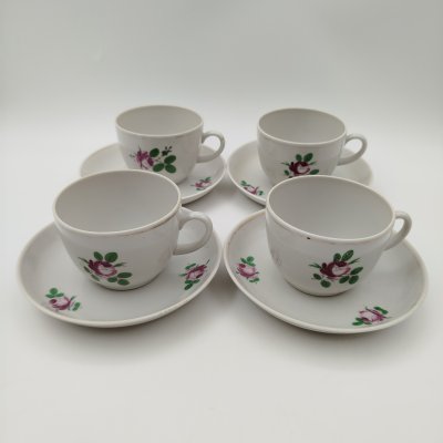 купить Набор из четырех чайных пар с декором в виде роз, фарфор, деколь, золочение, Завод «Красный фарфорист» (Чудово, Грузинская фарфорово-фаянсовая фабрика), СССР, 1962-1971 гг.