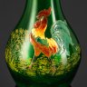 Купить Ваза зеленого оттенка с фестончатым краем и изображением петуха, стекло, гутная техника, роспись эмалевыми красками, Франция, 1900-1930 гг.