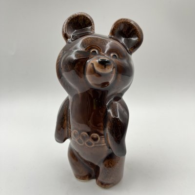 купить Статуэтка "Мишка олимпийский", фаянс, глазурь, Конаковский фаянсовый завод им. М.И. Калинина (ЗиК Конаково), СССР, 1980 г.