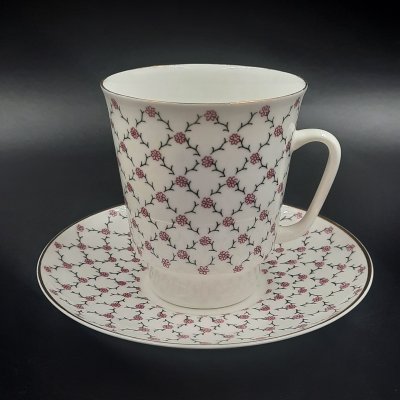 купить Пара кофейная "Розовая сетка", автор формы "Майская" Э.М. Криммер, фарфор, деколь, золочение, Ленинградский фарфоровый завод (ЛФЗ), Россия, 1989-2001 гг.