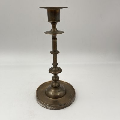 купить Подсвечник фигурный на круглом основании, для одной свечи, бронза, литьё, Фабрика Юдина, Российская империя, 1890-1917 гг.