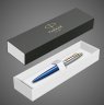 Купить Шариковая ручка Parker Jotter SE 135 Lacquer Blue St.Steel GT, стержень: M, цвет чернил : blue, в подарочной упаковке, Лаки и смолы: лак, нержавеющая сталь, позолота, 2026 г.