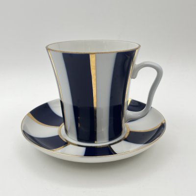 купить Бокал с блюдцем "Кобальтовые полосы", автор рисунка Г.Д.Шуляк, форма "Ленинградский", автор формы Э.М. Криммер, фарфор, кобальт, золочение, Ленинградский фарфоровый завод (ЛФЗ), Российская Федерация, 1991-2010 гг.