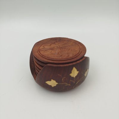 купить Набор подставок для стаканов на 6 персон с резным растительным орнаментом, дерево, резьба, сплав металлов, Индия, 1970-1990 гг.