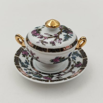 купить Солонка в виде супницы (миниатюрная) с изображением цветов, "Porcelain Art" (PA), фарфор, деколь,золочение, Европа, 1970-2000 гг.