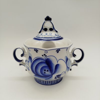 купить Сахарница с растительным декором, фарфор, роспись, Объединение «Гжель», СССР, 1972-1985 гг.