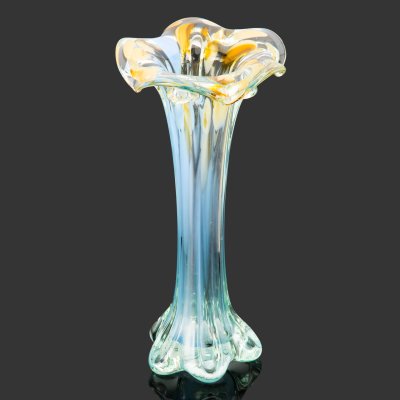 купить Высокая ваза с горлом в виде цветка, и рельефными элементами, стекло, гутная техника, Европа, 1950-1960 гг.