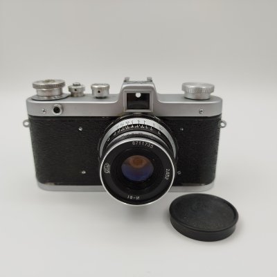 купить Фотоаппарат "Заря" с объективом "Индустар-61" в родном кофре, металл, кожа, стекло, полимерные материалы, Харьковский машиностроительный завод им. Дзержинского (ФЭД), СССР, 1959-1961 гг.