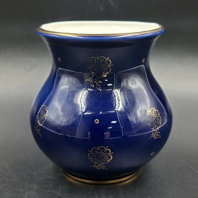 купить Вазочка с цветочным декором, фарфор, крытье кобальтом, золочение, Ленинградский фарфоровый завод (ЛФЗ), СССР, 1960-1970 гг.