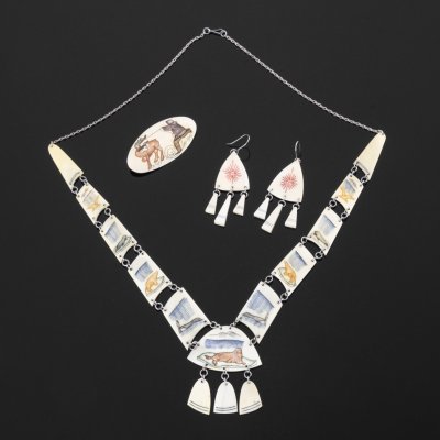 купить Сет украшений: серьги, брошь и бусы, кость, резьба, роспись, СССР, 1960-1980 гг.