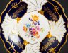 Купить Блюдо сервировочное из коллекции "Jutta", выполненное в бело-кобальтовой цветовой гамме с изображением мейсенского букета, фарфор, крытье, деколь, золочение, Weimar Porzellan (Веймарский фарфор), Германия, 1980-1990 гг.