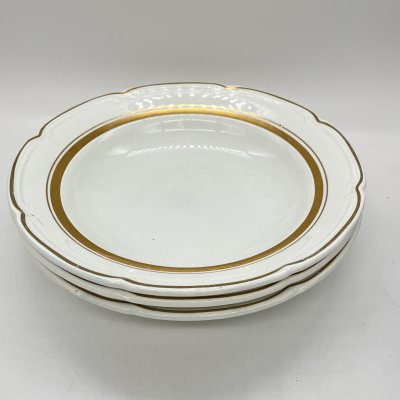 купить Набор из 3 суповых тарелок с фигурным краем и декором в виде золотой каймы, фаянс, золочение, Конаковский фаянсовый завод им. М.И. Калинина (ЗиК Конаково), СССР, 1960-1990 гг.
