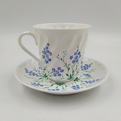 купить Пара кофейная "У ручья" (форма "Витая"), фарфор, деколь, Ленинградский фарфоровый завод (ЛФЗ), СССР, 1970-1992 гг.