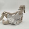 Купить Статуэтка "Лежащая балерина", фарфор, роспись, NAO Porcelain, Испания, 1970-2000 гг.